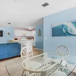 Peachtree Place II C207- Beach Getaway